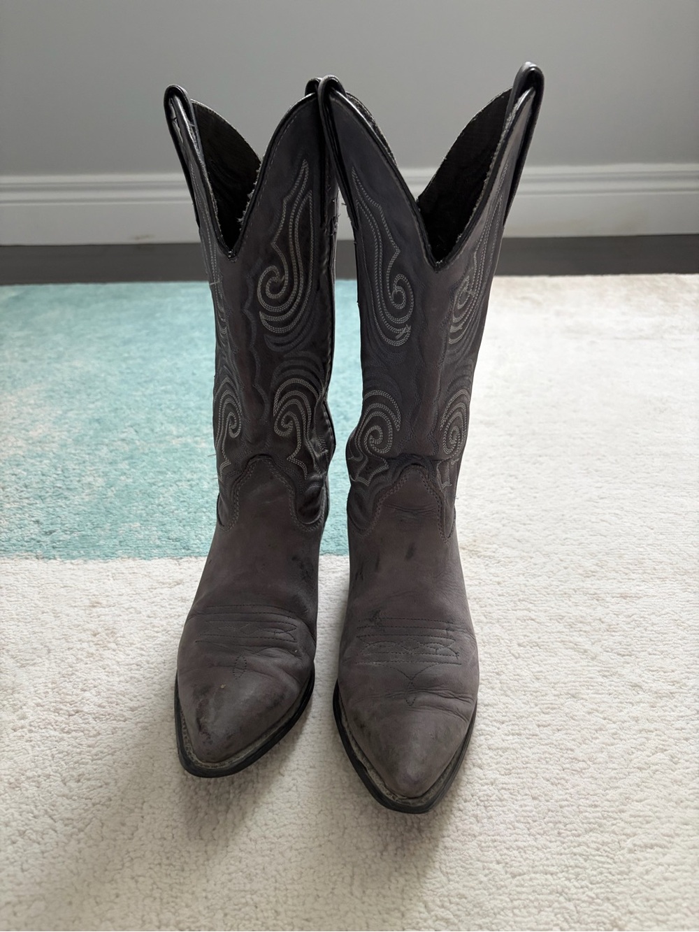 Classic Embroidered Western Cowgirl Boots size 6.5